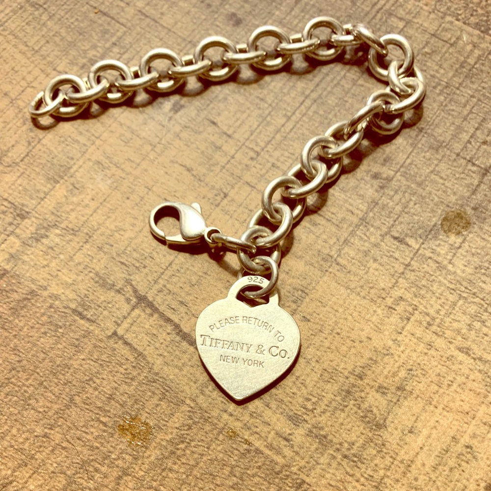 ‼️‼️SOLD‼️‼️Tiffany & CO heart tag bracelet